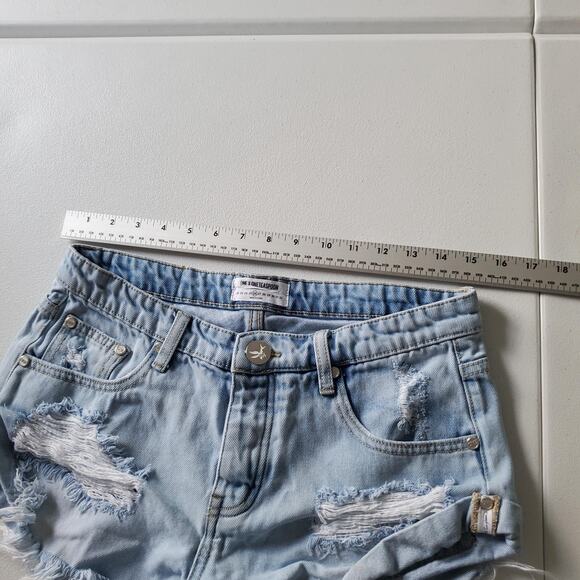 One Teaspoon Bandits Shorts Womens 26 Distressed Denim Frayed Hem Relaxed Fit - Picture 5 of 9
